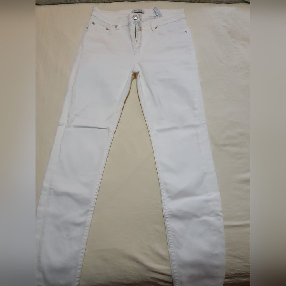 White jeans from zara size 4